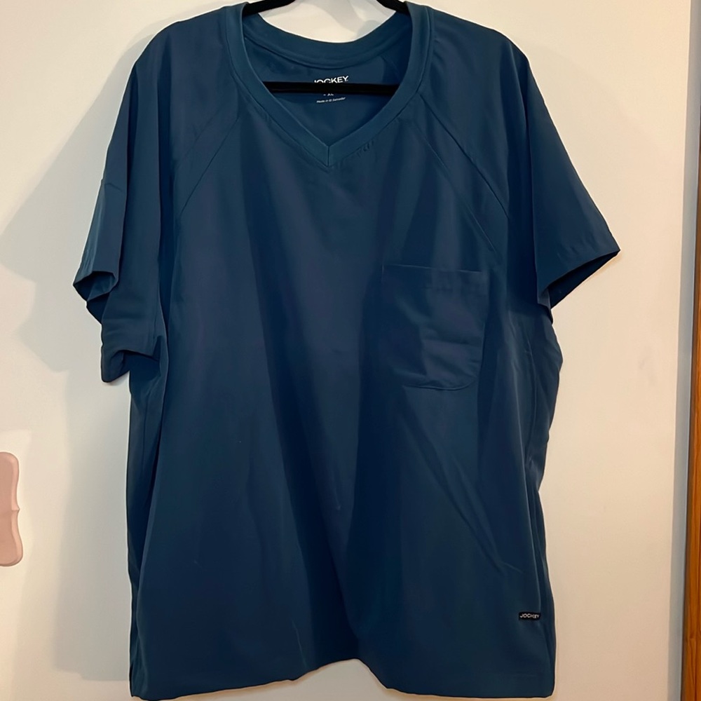 Men’s scrub top